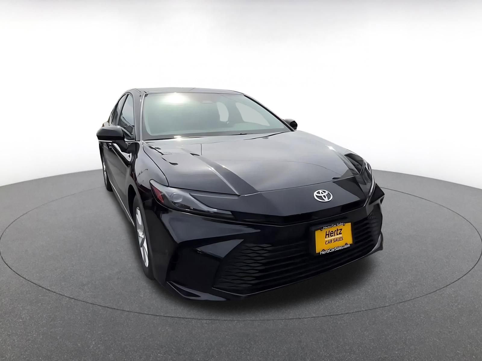 Used 2025 Toyota Camry LE FWD image 3