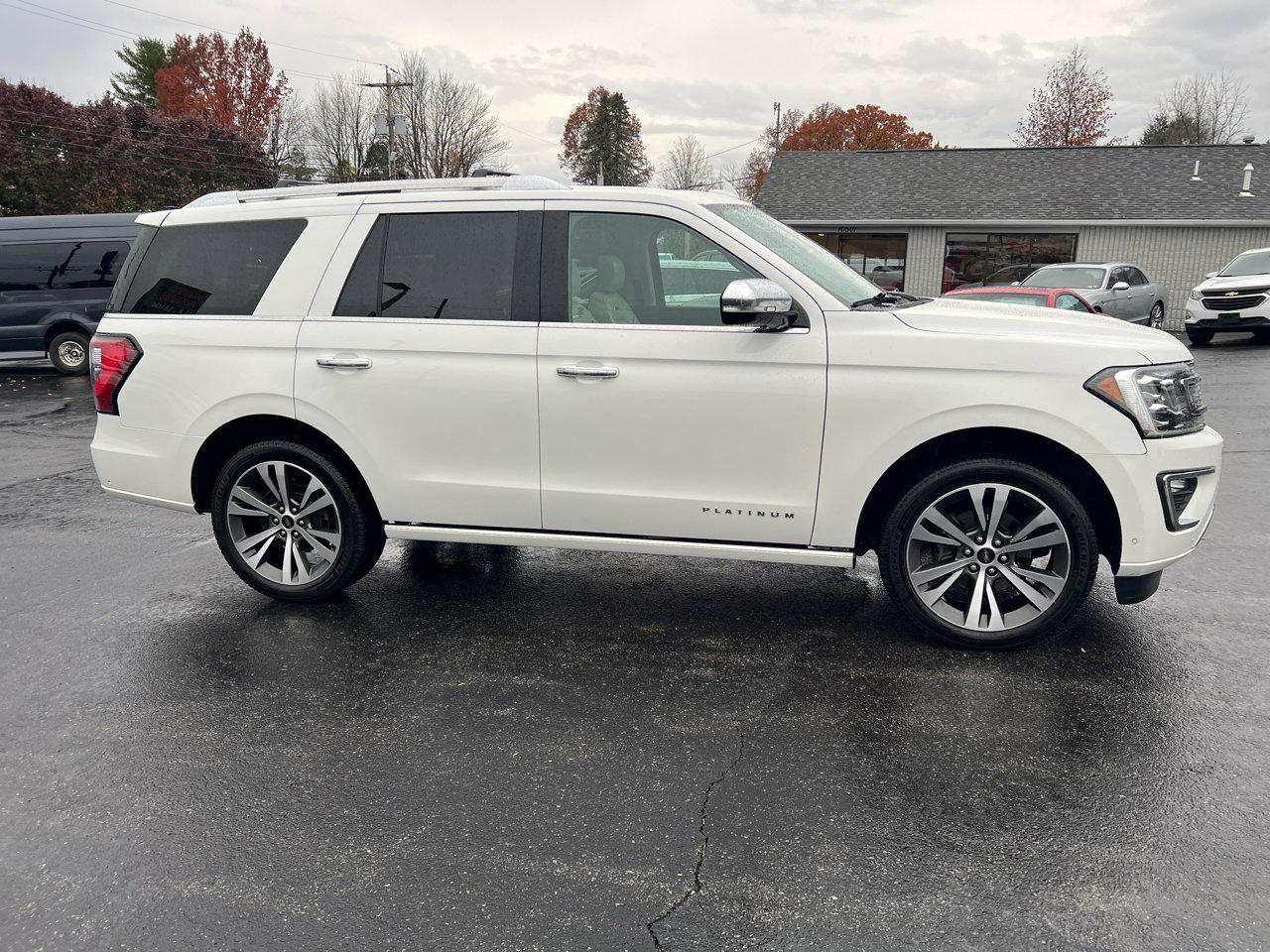 Used 2020 Ford Expedition Platinum image 4