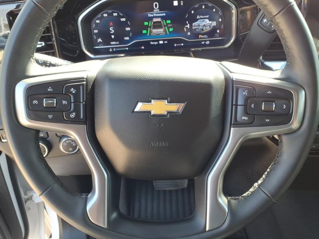 Used 2025 Chevrolet Silverado 1500 LT w/ Safety Package AWD/4WD image 19