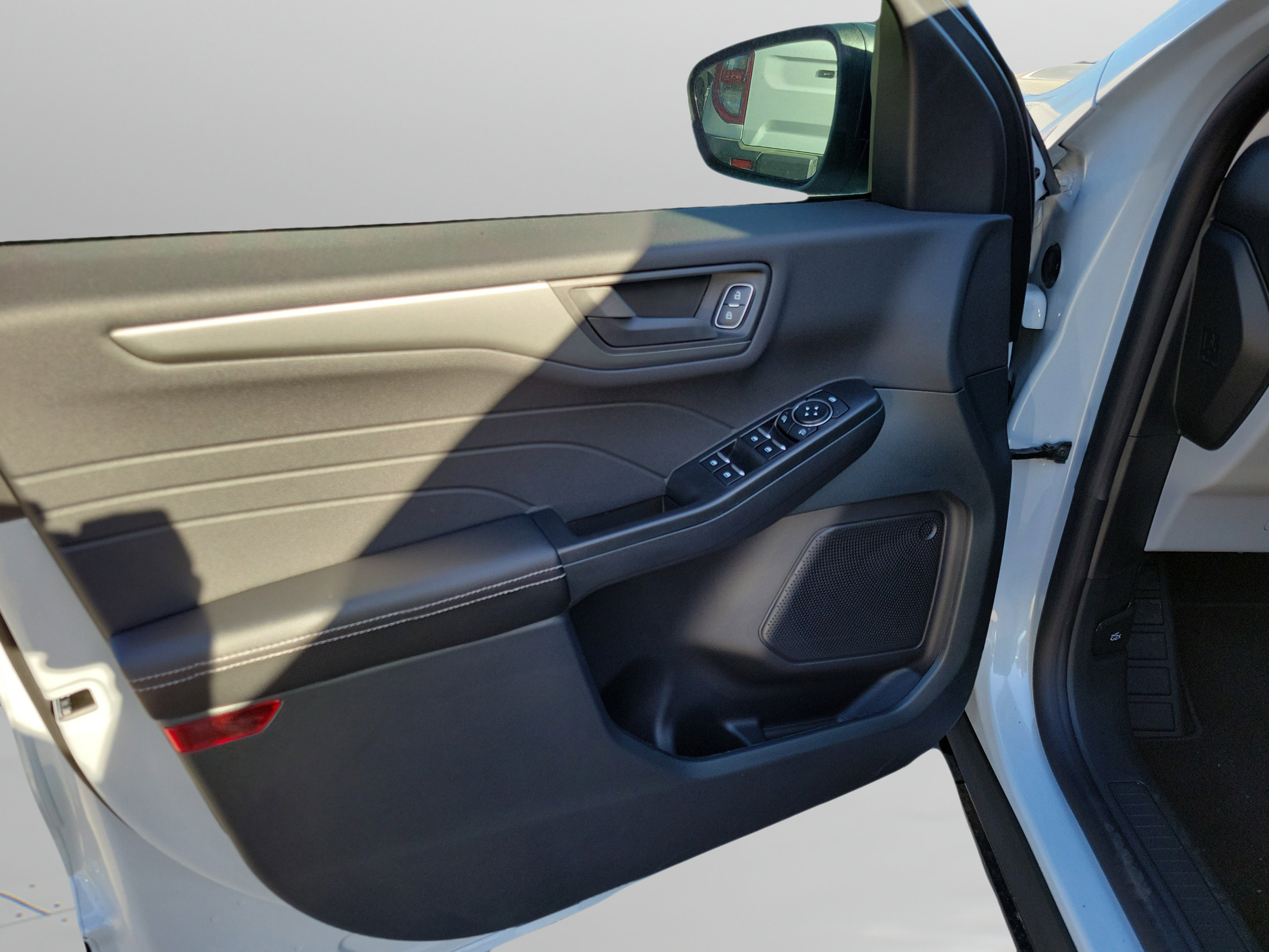 New 2026 Ford Escape Active w/ Cold Weather Package FWD image 6
