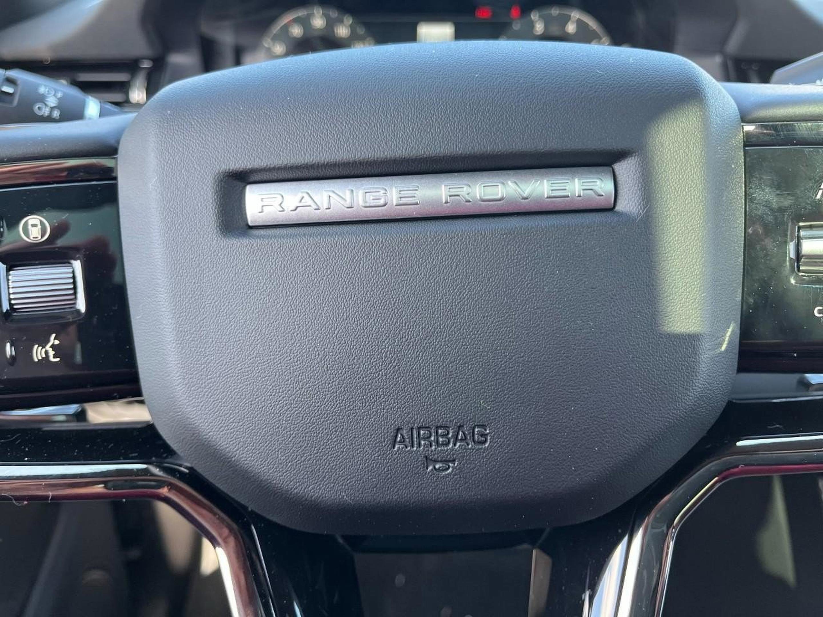 New 2026 Land Rover Range Rover Evoque Dynamic SE image 17