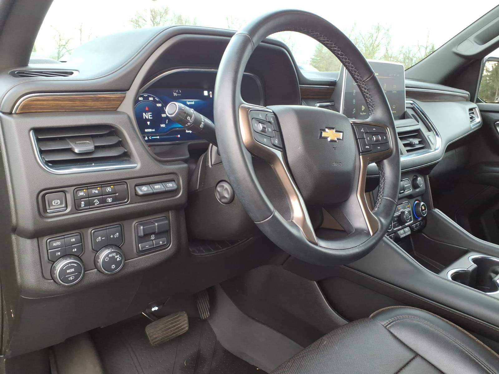 Used 2023 Chevrolet Suburban High Country AWD/4WD image 14
