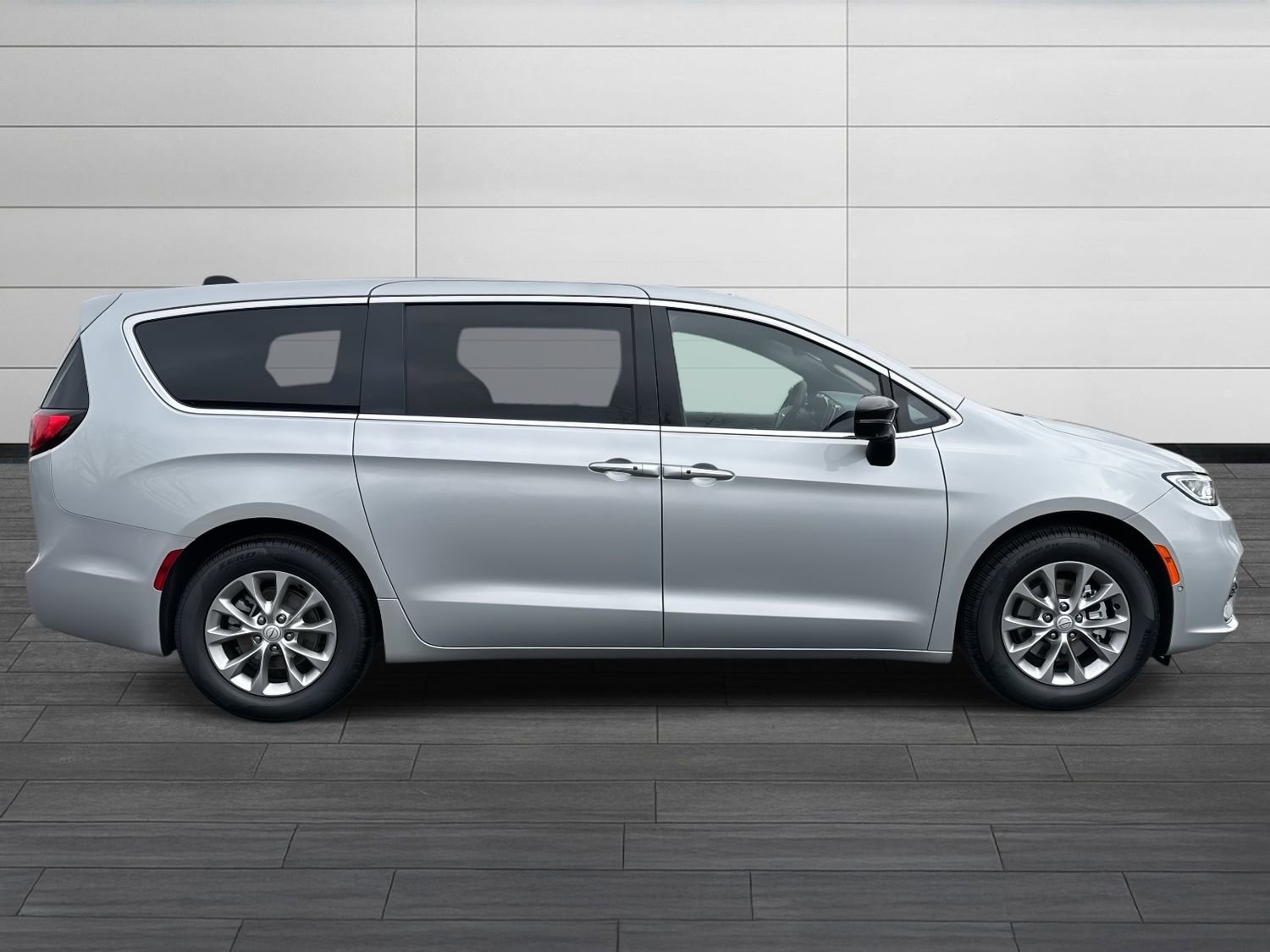 New 2026 Chrysler Pacifica Limited FWD image 3