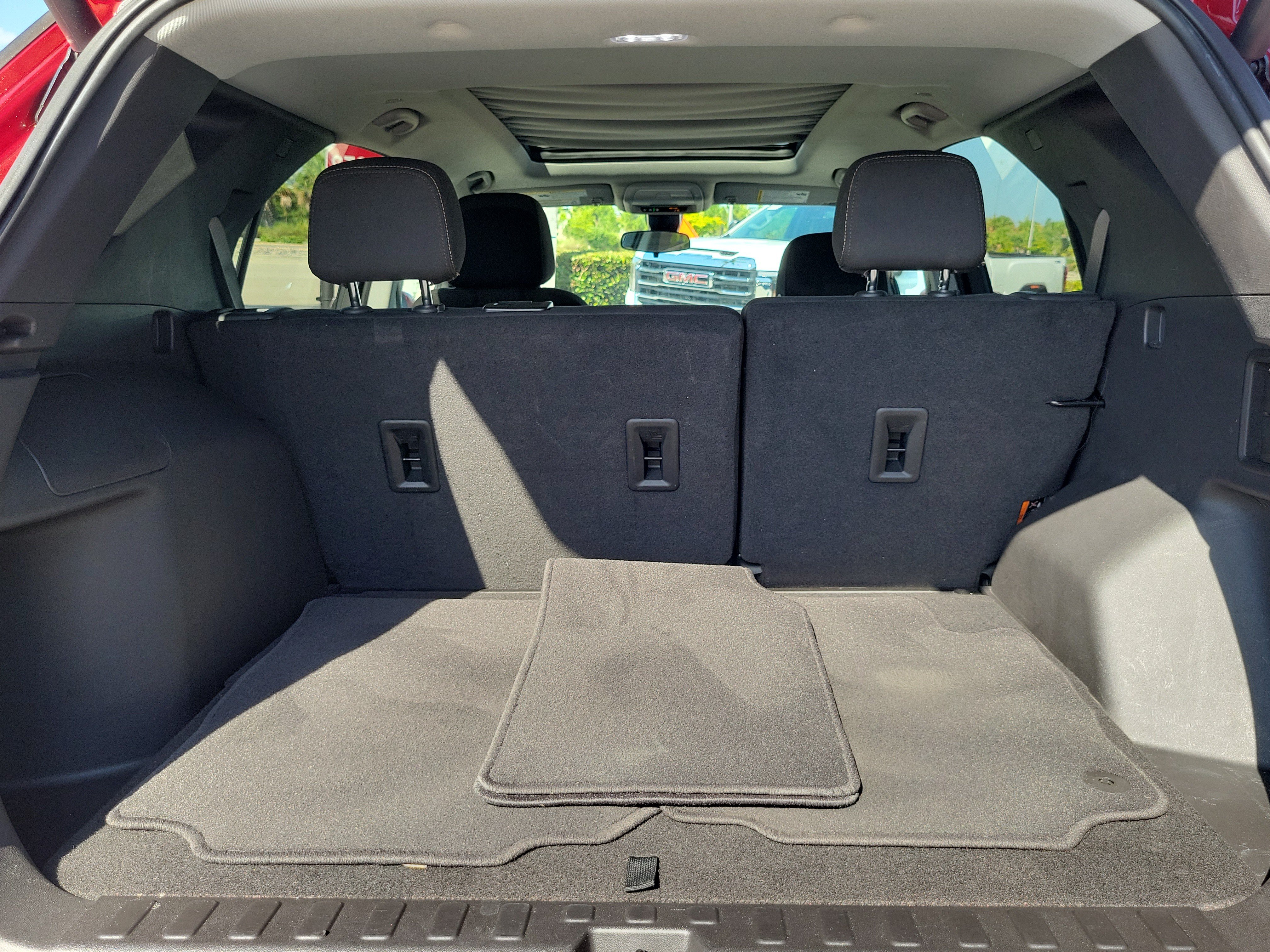Used 2023 Chevrolet Equinox LT FWD image 17
