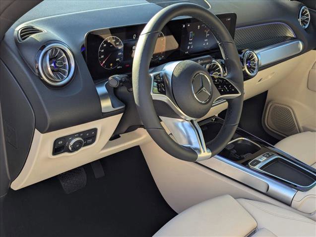 New 2025 Mercedes-Benz GLB 250 image 3