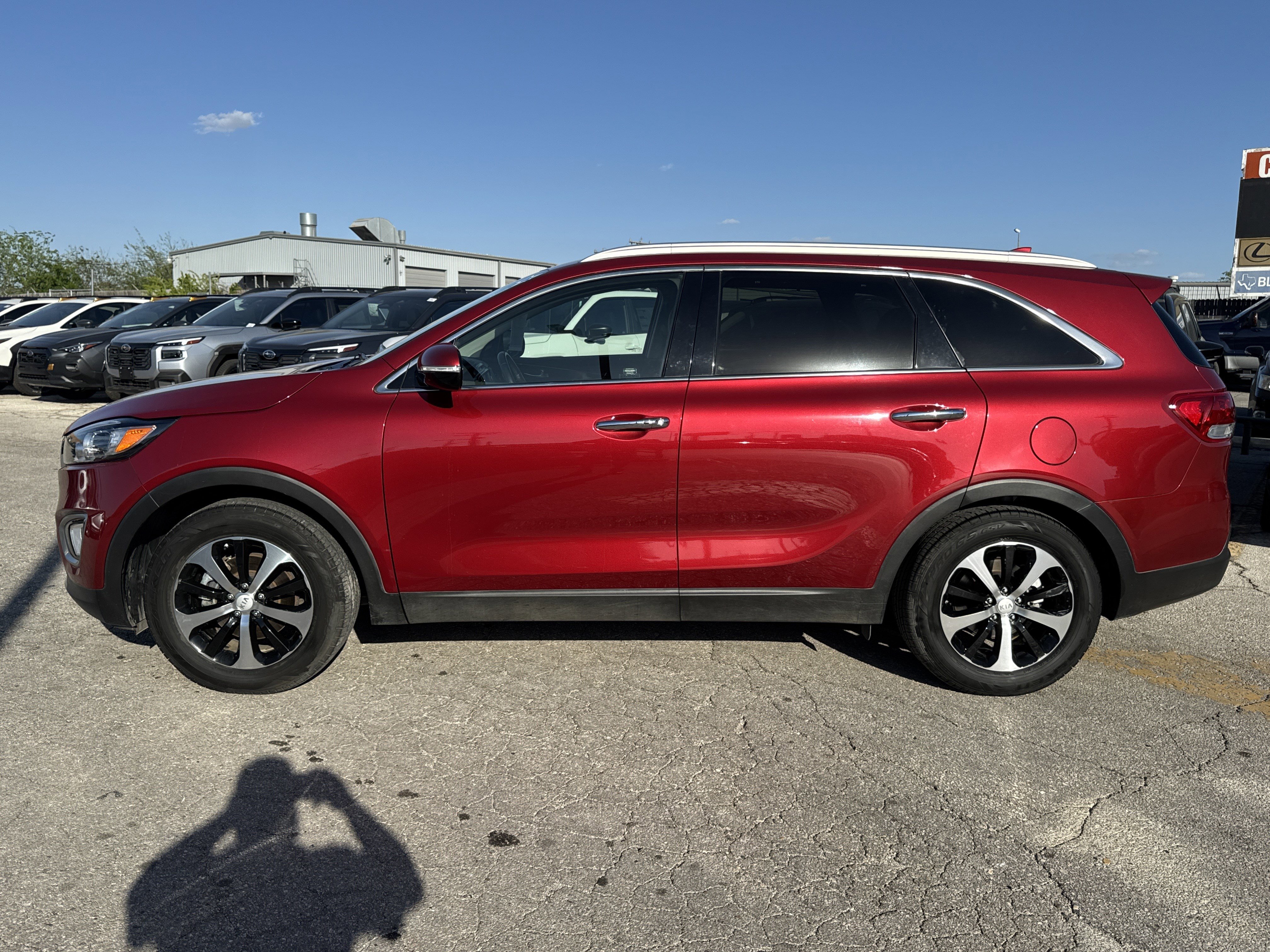 Used 2017 Kia Sorento EX image 8
