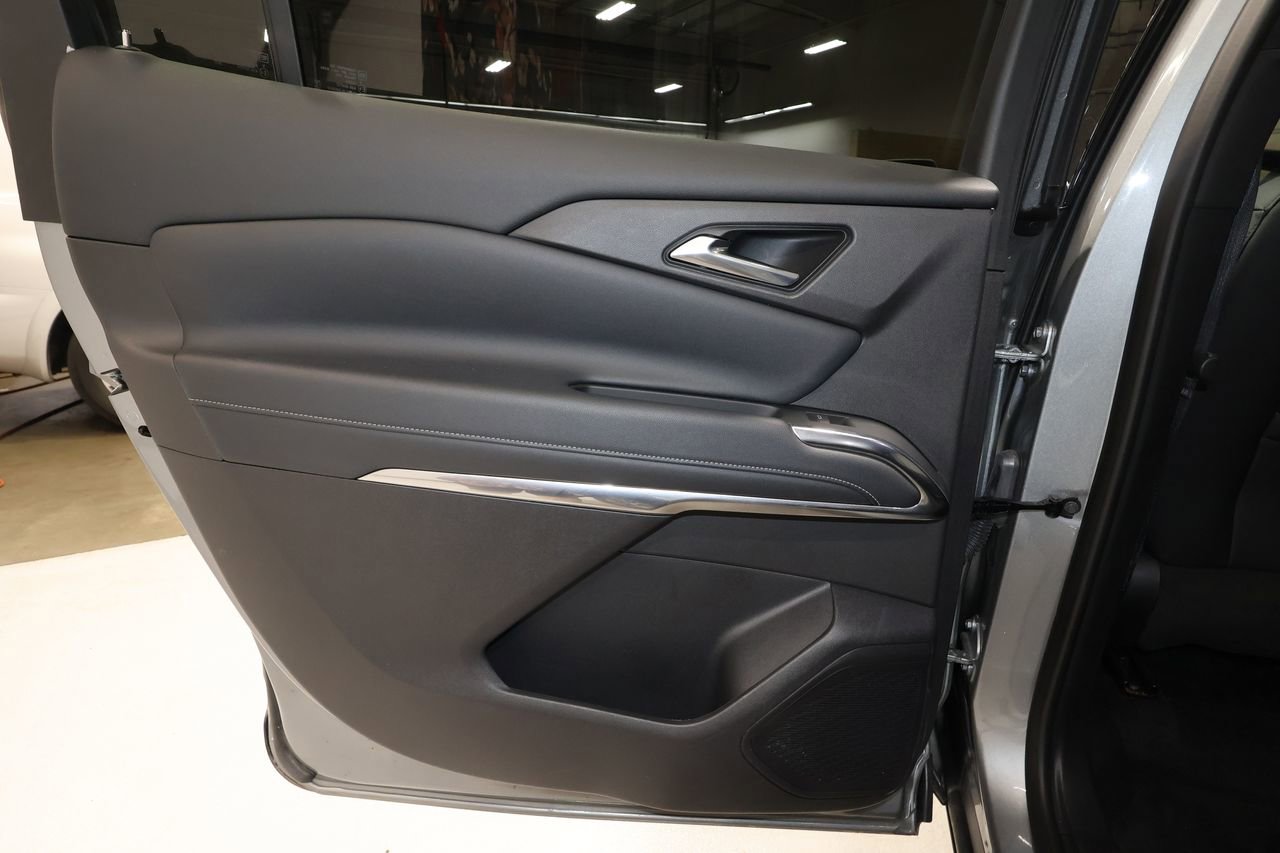 Certified 2025 Chevrolet Traverse LT image 21