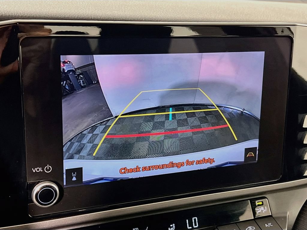 Used 2025 Toyota Camry SE FWD image 12