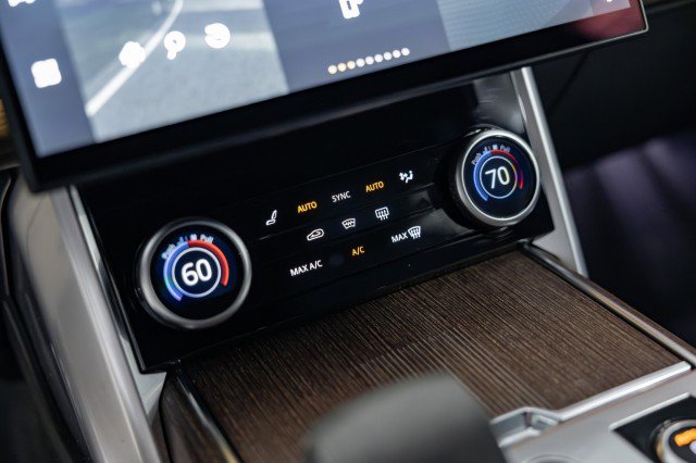 Used 2023 Land Rover Range Rover Long Wheelbase Autobiography image 34