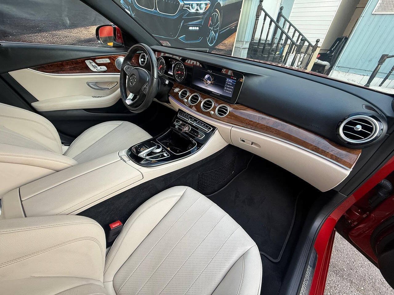 Used 2017 Mercedes-Benz E 300 4MATIC image 5