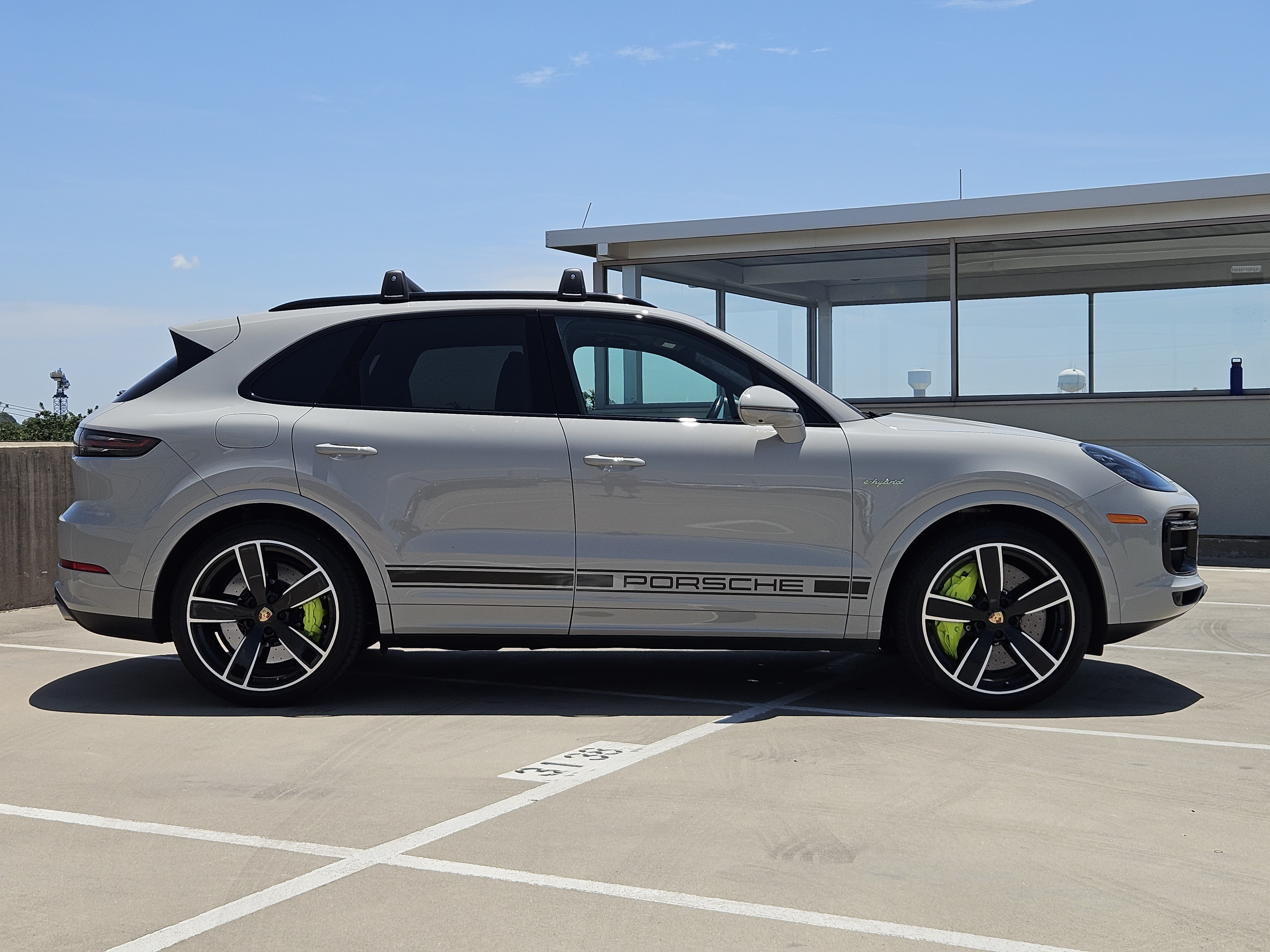 Certified 2023 Porsche Cayenne Turbo S AWD/4WD image 9