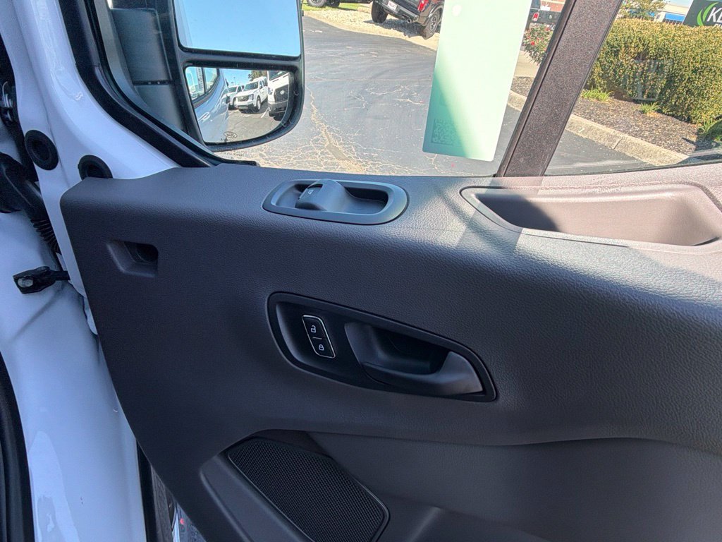 New 2027 Ford Transit 250 148 Medium Roof w/ Load Area Protection Package RWD image 27