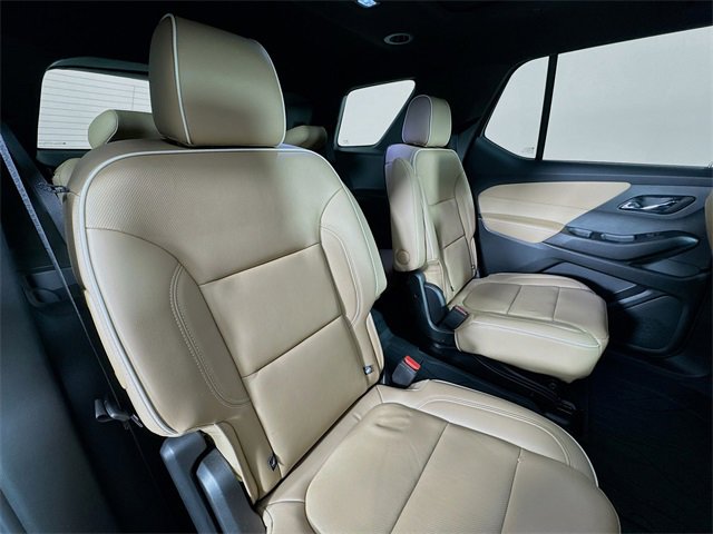 Used 2023 Chevrolet Traverse Premier image 30