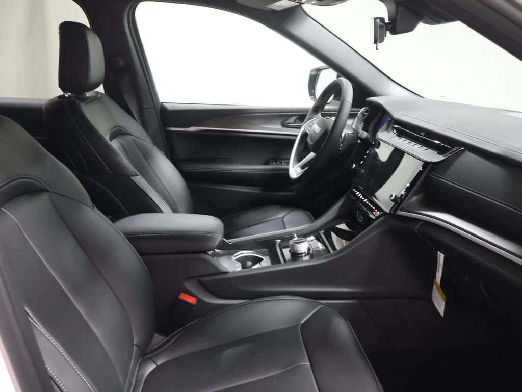 New 2027 Jeep Grand Cherokee Limited AWD/4WD image 16