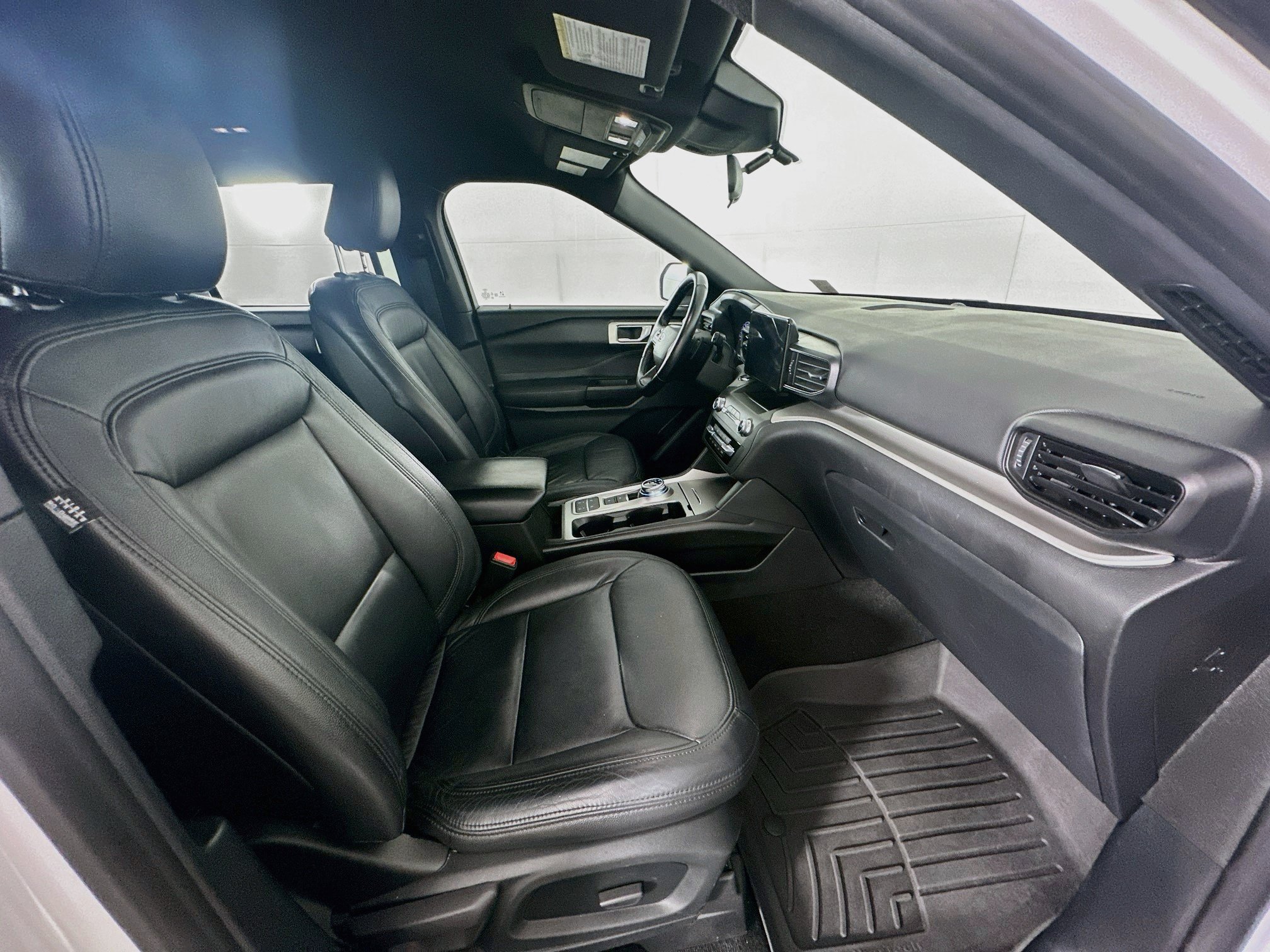 Used 2020 Ford Explorer XLT RWD image 30