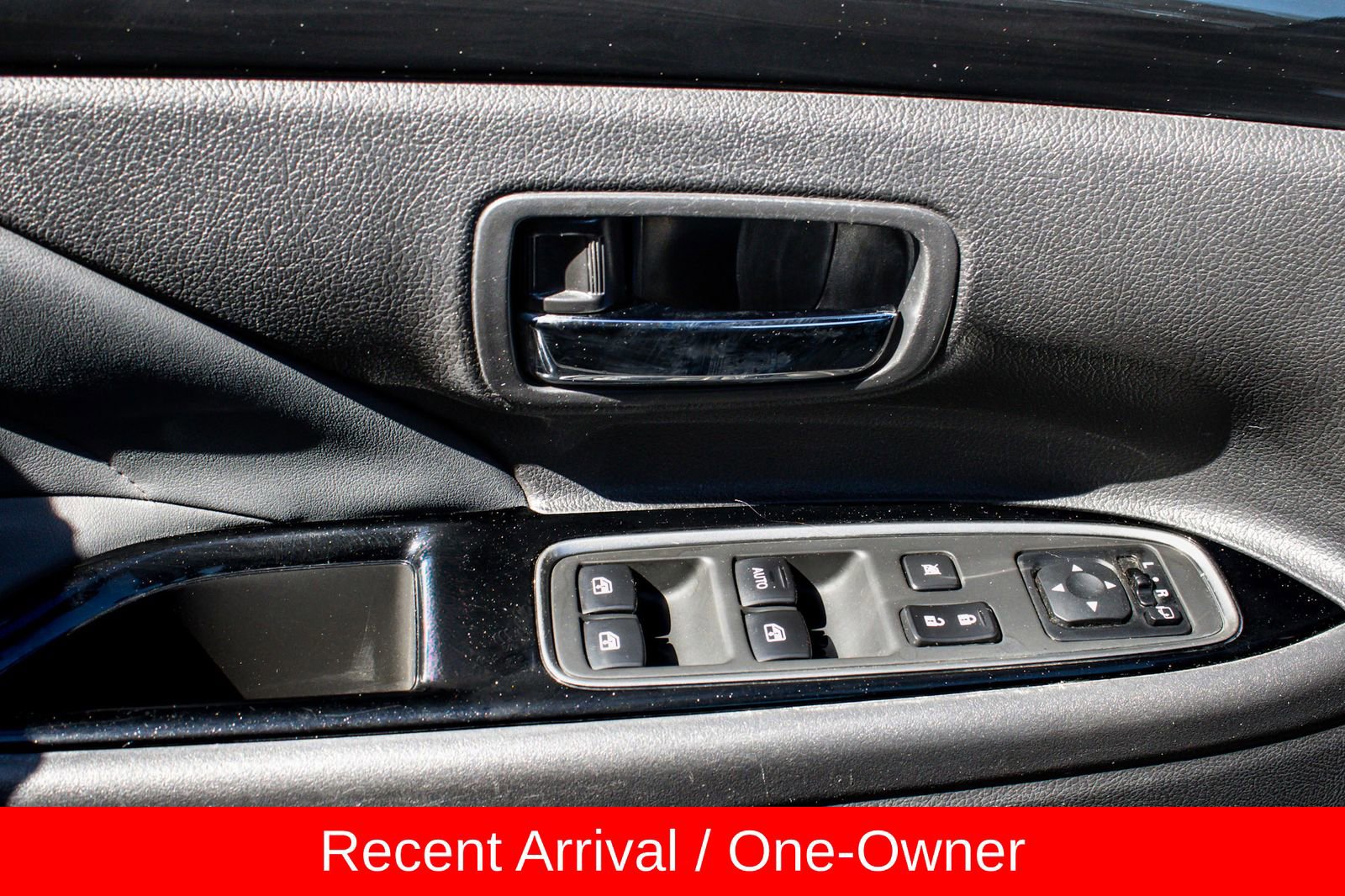 Used 2018 Mitsubishi Outlander 4WD Plug-In Hybrid image 18