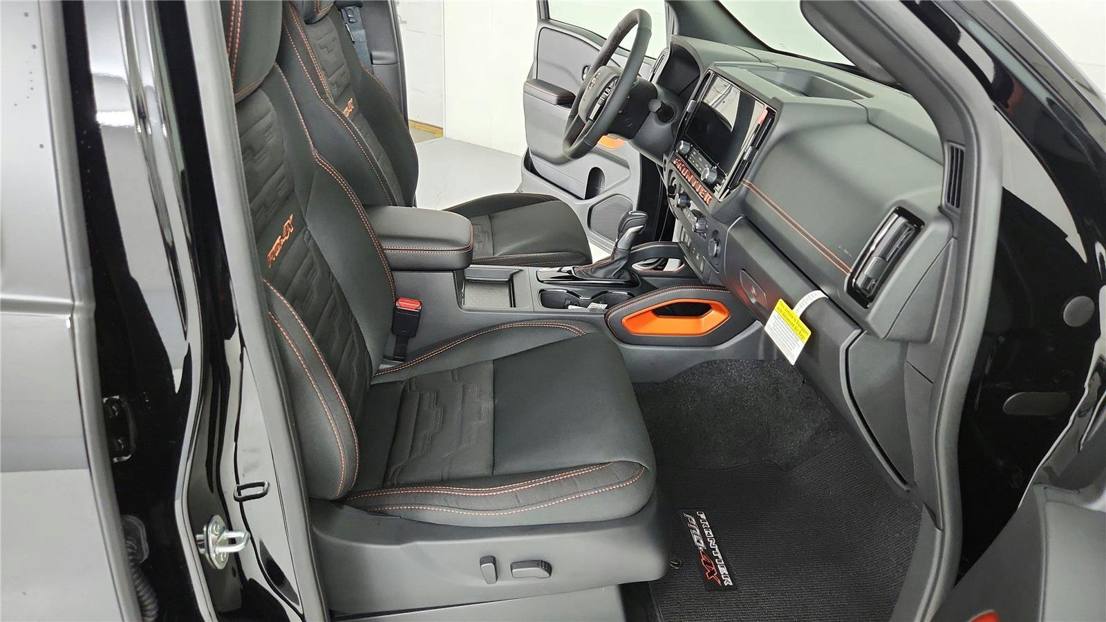 New 2025 Nissan Frontier PRO-4X image 38