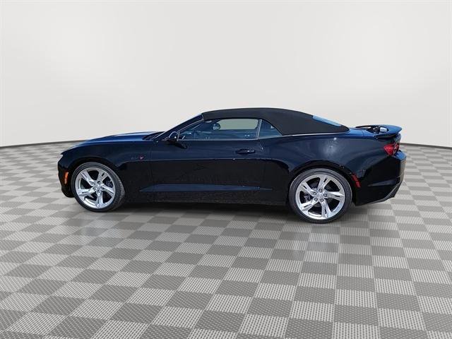Used 2023 Chevrolet Camaro LT w/ Technology Package RWD image 5