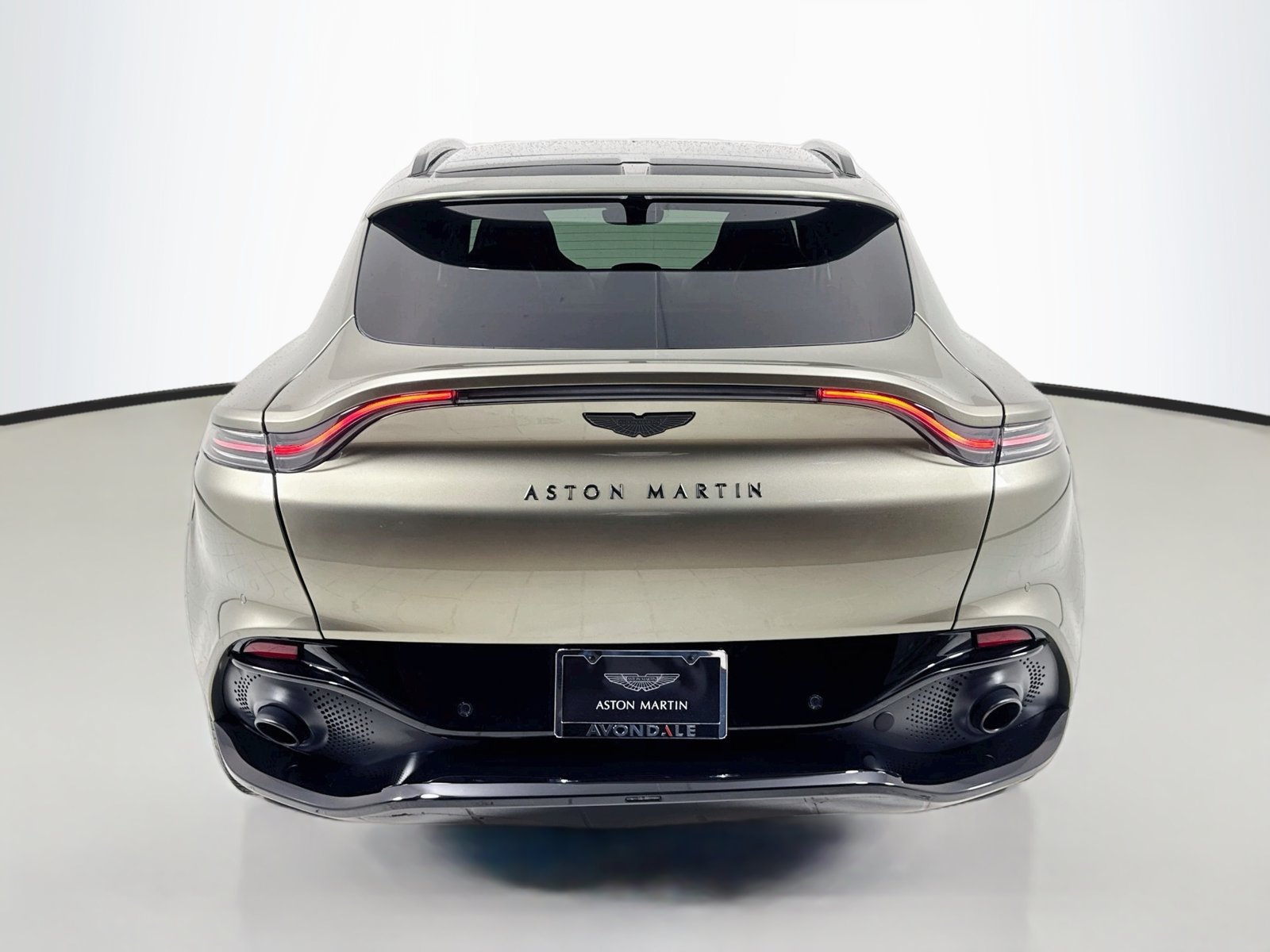 Used 2023 Aston Martin DBX AWD/4WD image 7