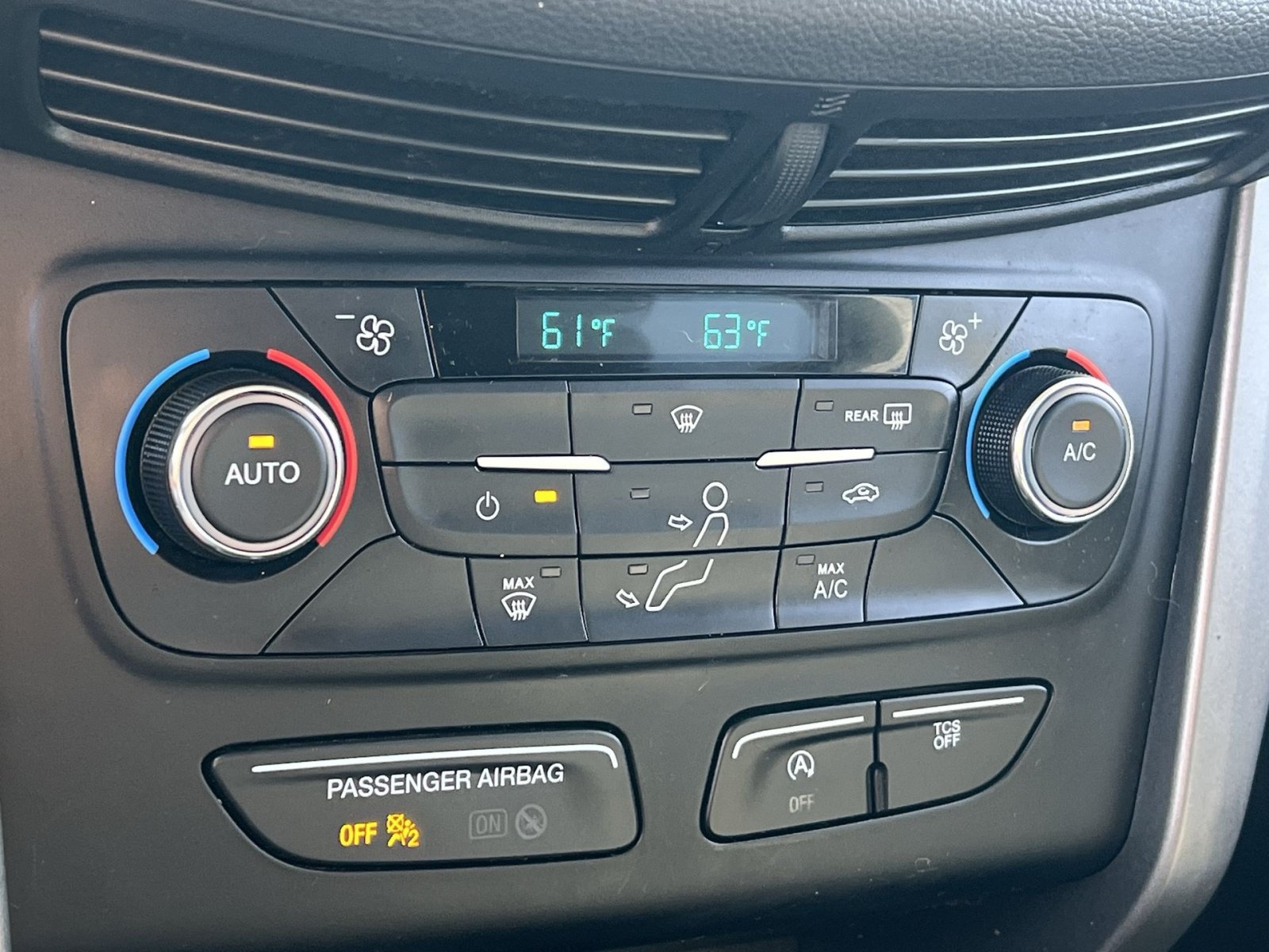 Used 2017 Ford Escape SE AWD/4WD image 28
