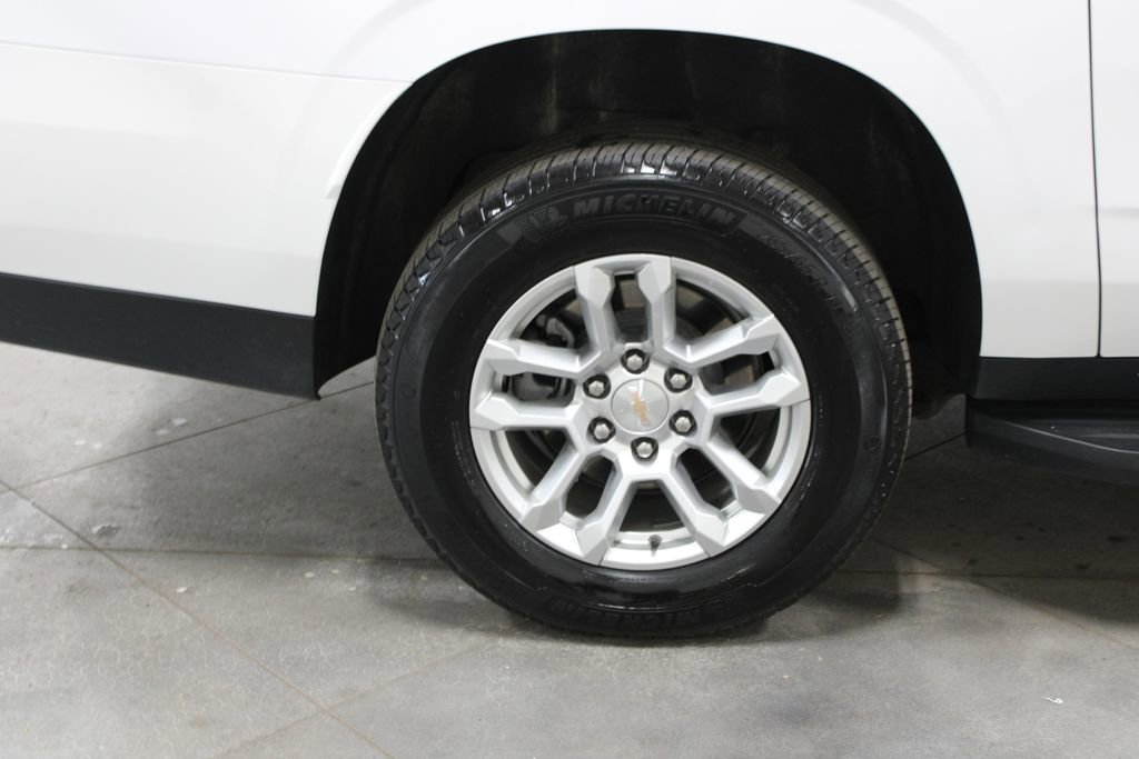 Used 2025 Chevrolet Suburban LT image 54