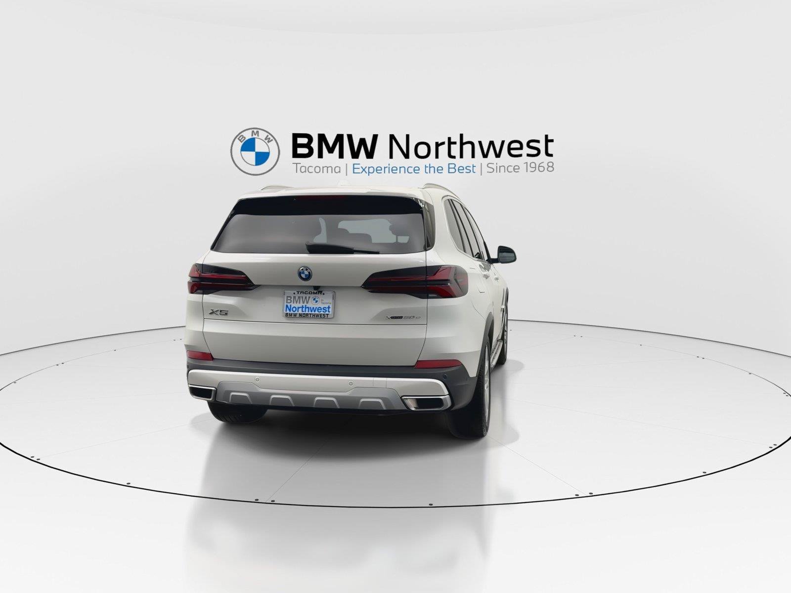 Used 2024 BMW X5 xDrive50e w/ Premium Package AWD/4WD image 2