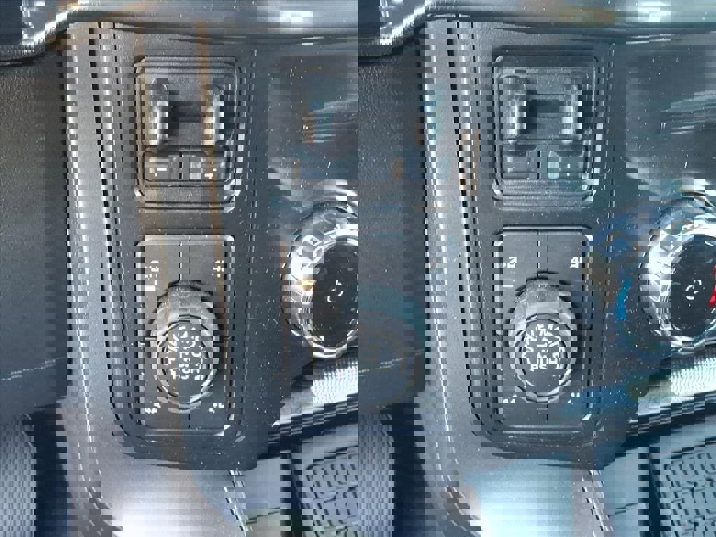 Certified 2024 Ford F150 Lariat w/ Equipment Group 502A High image 17