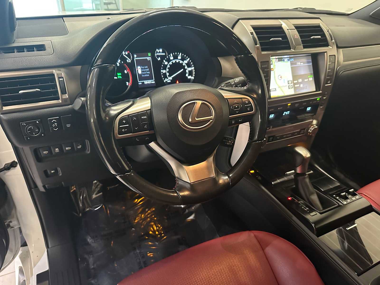 Used 2021 Lexus GX 460 Premium w/ Premium Package image 2