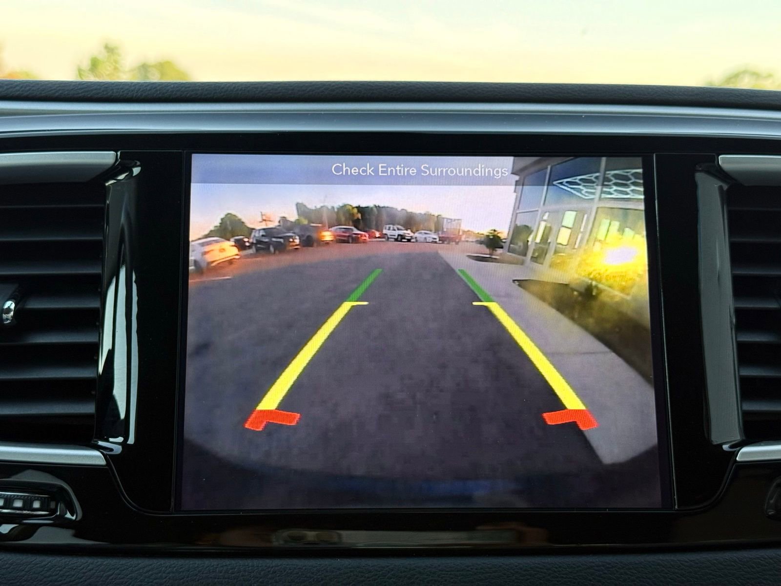 Used 2018 Chrysler Pacifica Touring Plus image 40