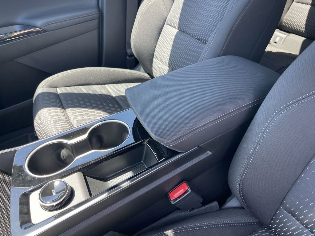 New 2026 Chevrolet Equinox LT w/ LPO, Floor Liner Package FWD image 21