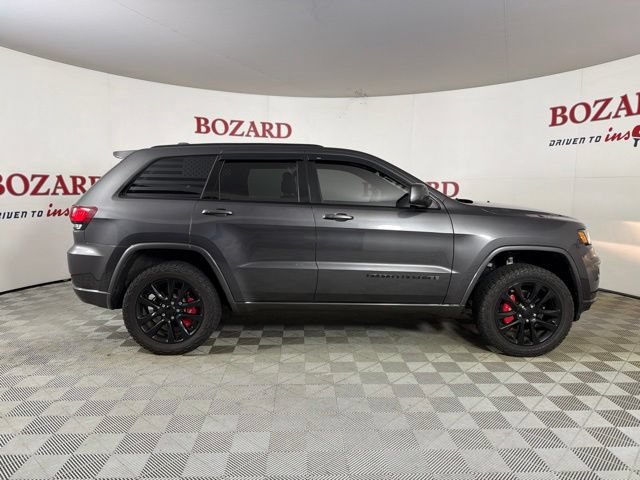 Used 2018 Jeep Grand Cherokee Altitude AWD/4WD image 9