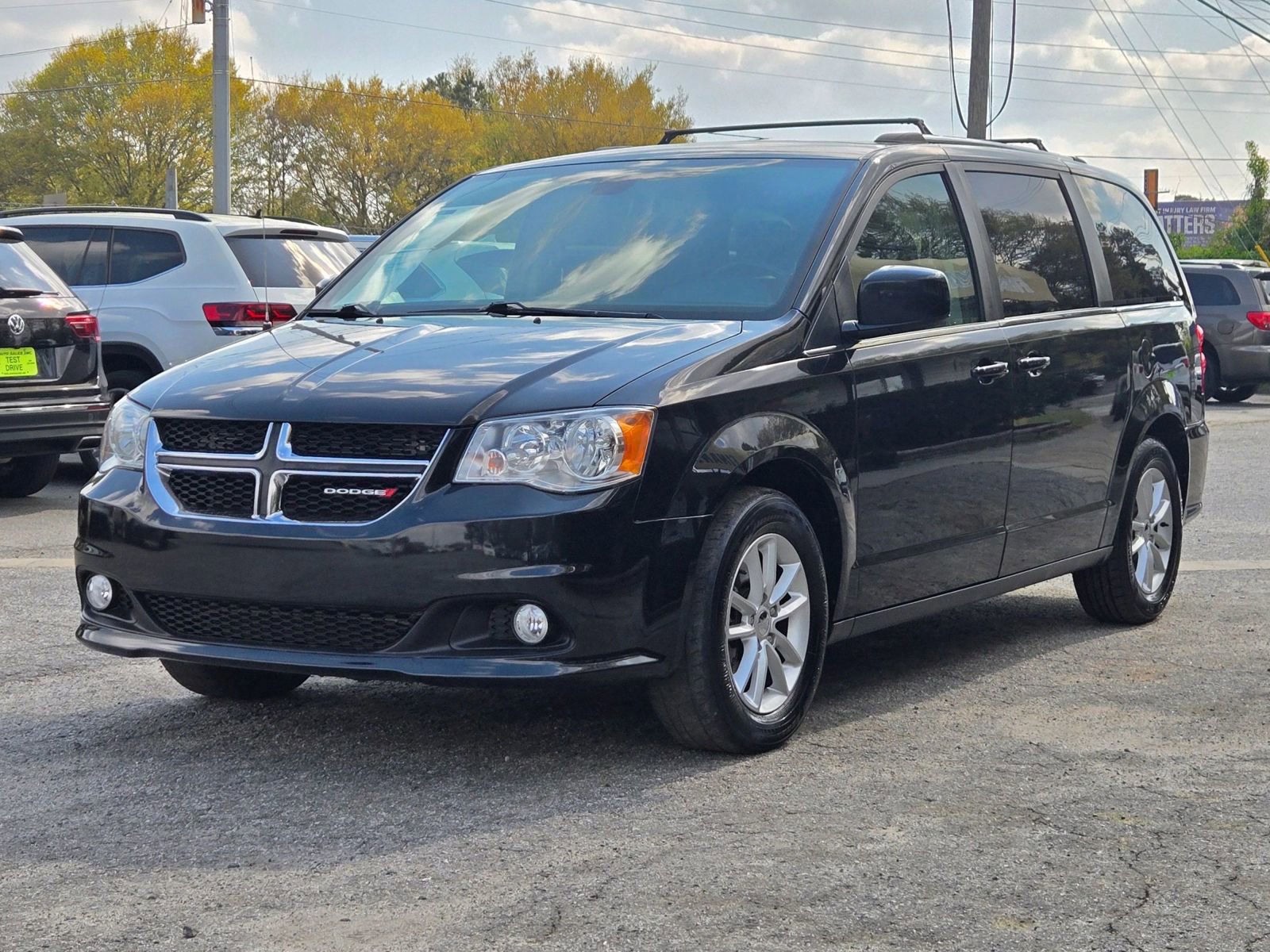 Used 2019 Dodge Grand Caravan SXT image 2