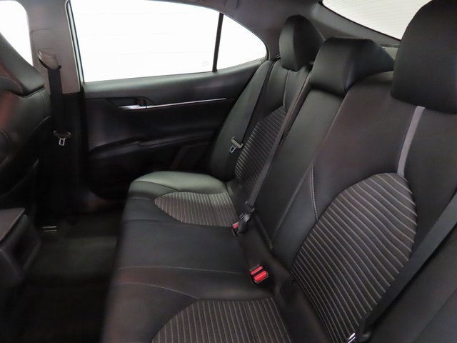 Used 2020 Toyota Camry SE image 29
