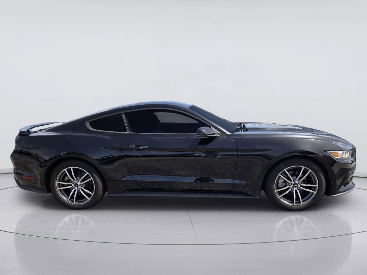 Used 2017 Ford Mustang Premium RWD image 5