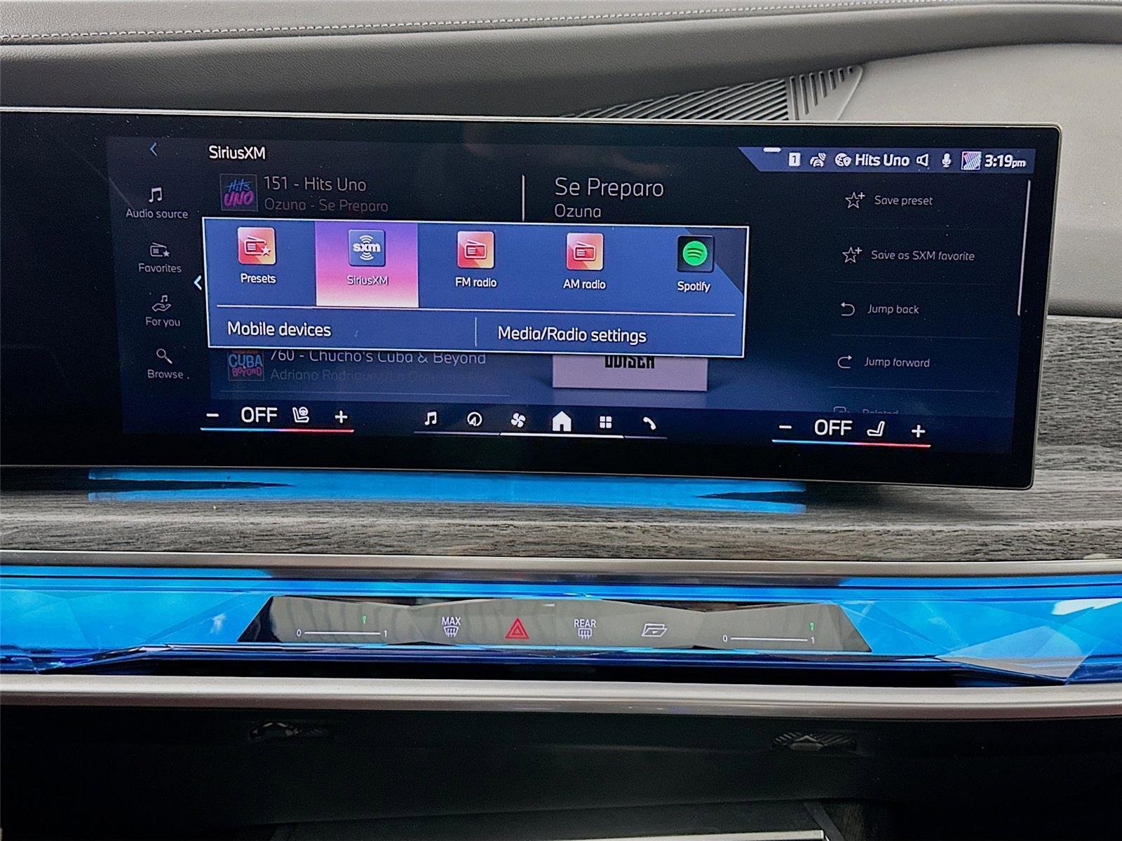 Used 2023 BMW 760i xDrive image 15