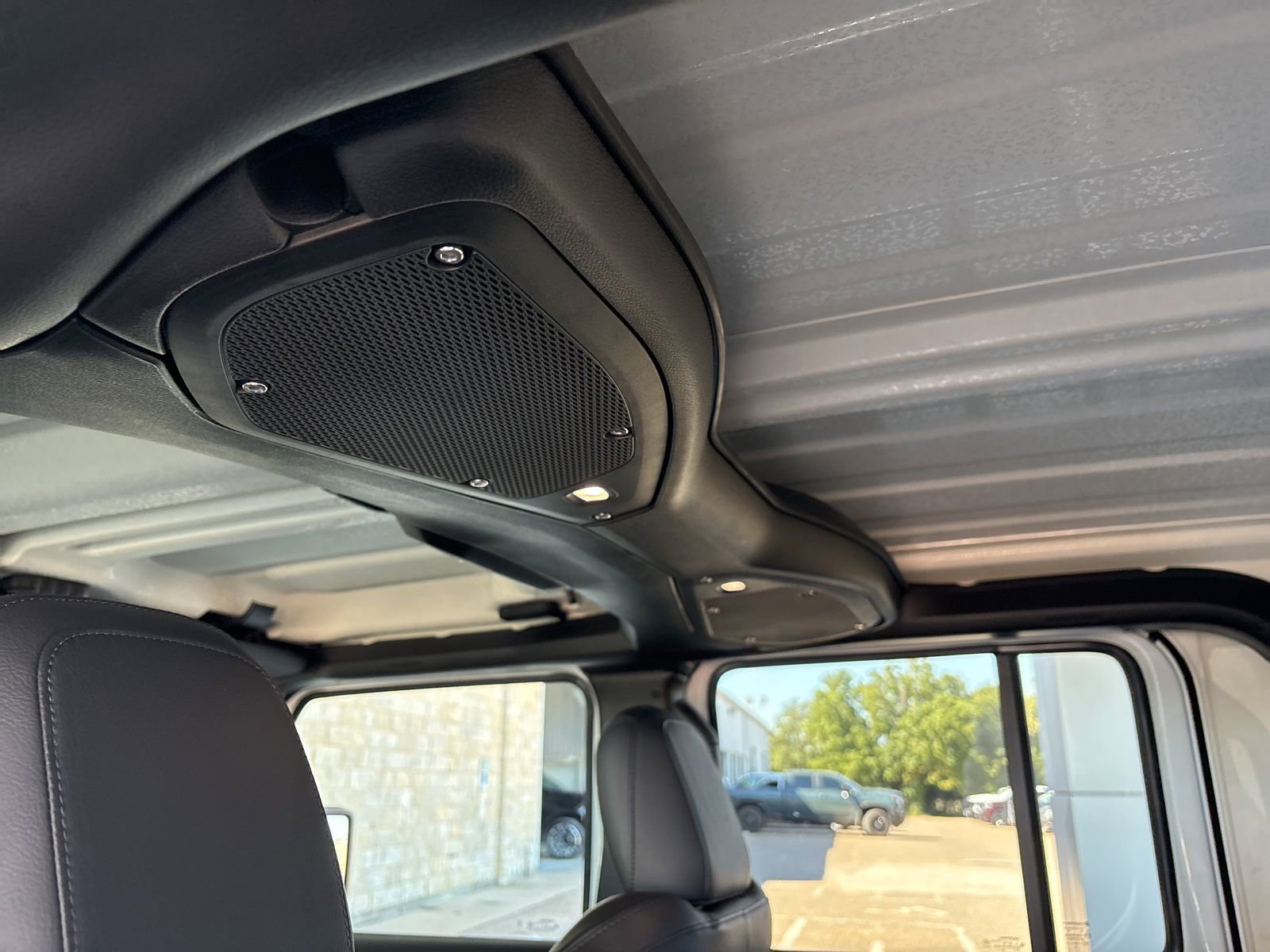 New 2025 Jeep Gladiator Sport image 12