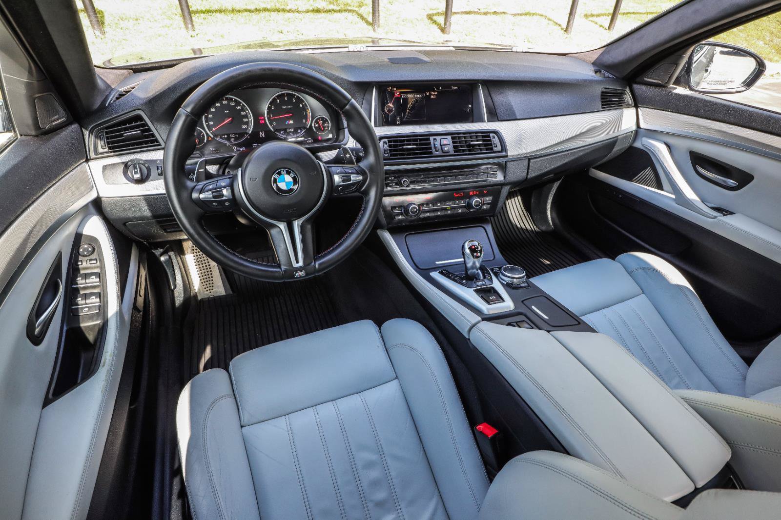Used 2015 BMW M5 RWD image 26