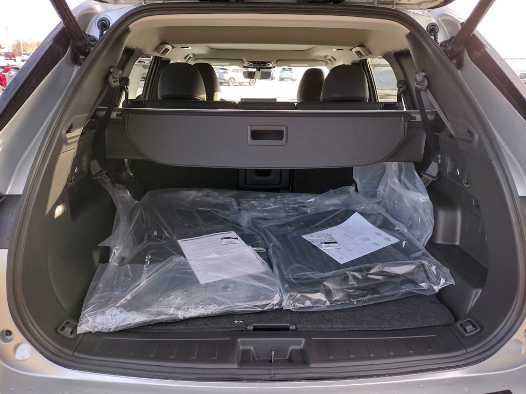 New 2026 Mitsubishi Outlander SE image 10