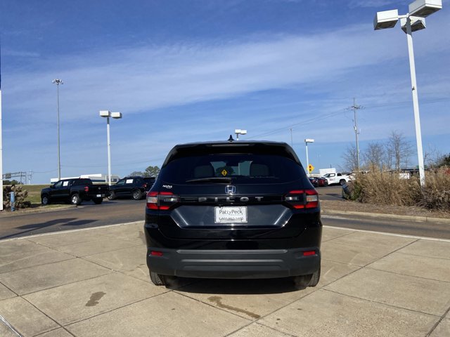 Used 2023 Honda Pilot LX image 9