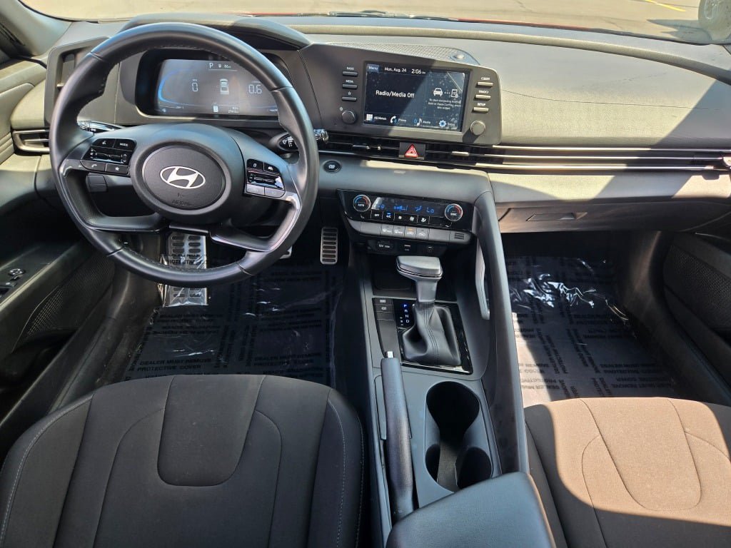 Used 2025 Hyundai Elantra Sport w/ Cargo Package FWD image 17