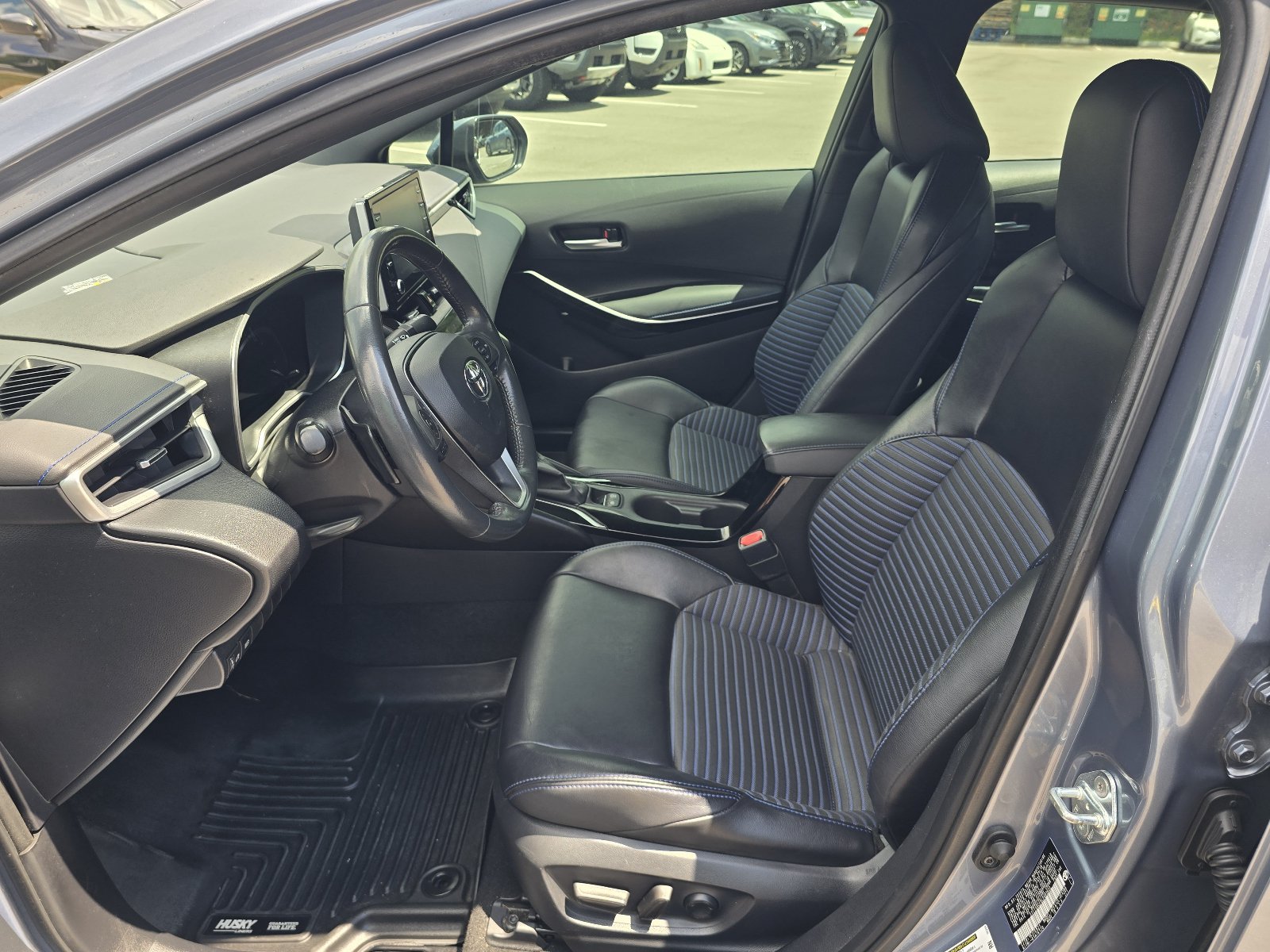 Used 2020 Toyota Corolla XSE FWD image 12