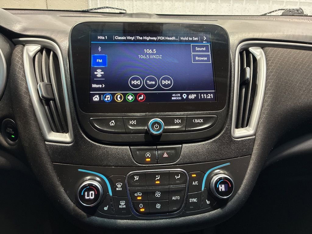 Used 2022 Chevrolet Malibu LT image 24