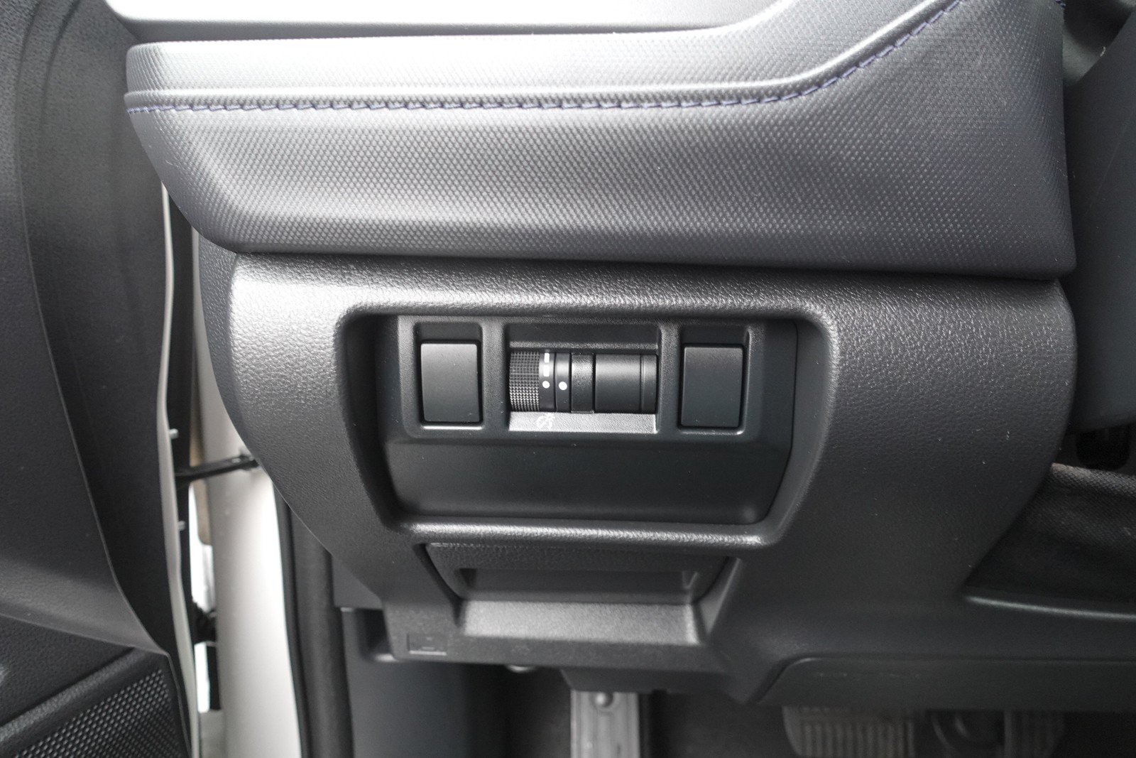 Certified 2025 Subaru Forester Premium AWD/4WD image 13