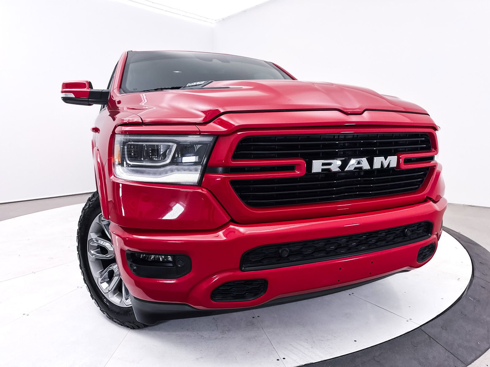 Used 2022 RAM 1500 Laramie w/ Sport Appearance Package image 6