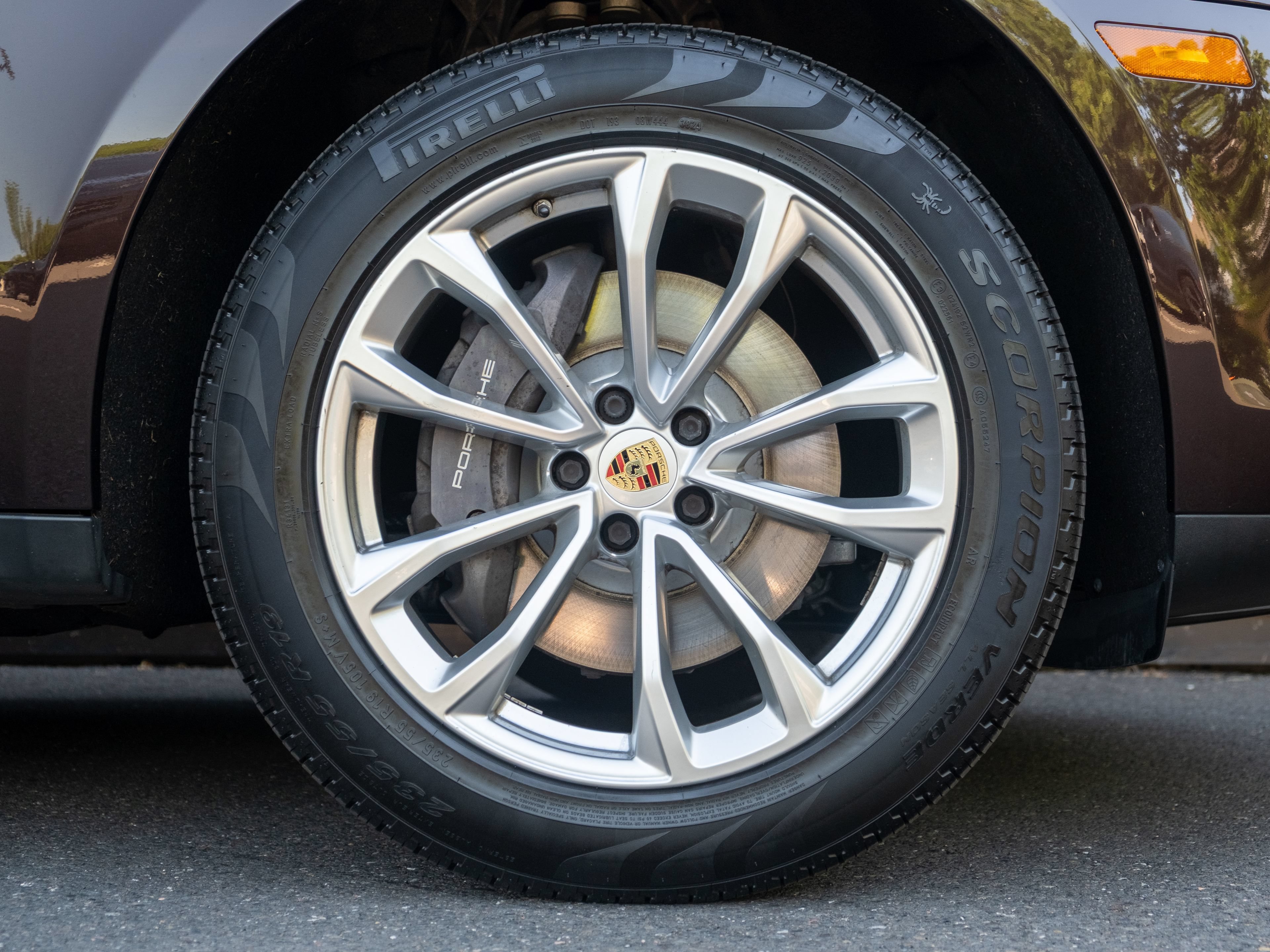 Certified 2022 Porsche Macan AWD/4WD image 15