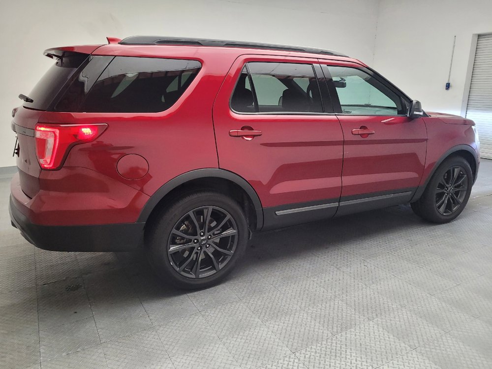 Used 2017 Ford Explorer XLT FWD image 10