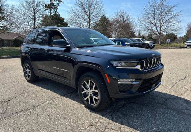 Used 2024 Jeep Grand Cherokee Limited image 7