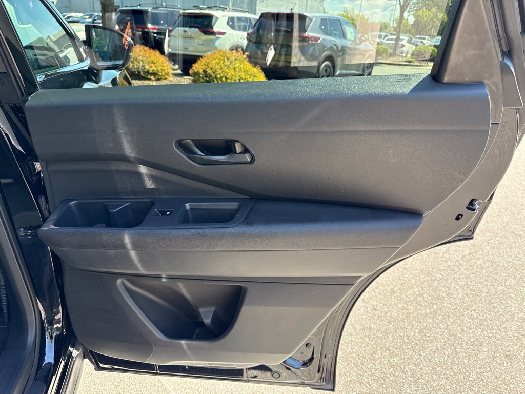 Certified 2025 Nissan Pathfinder SV FWD image 37