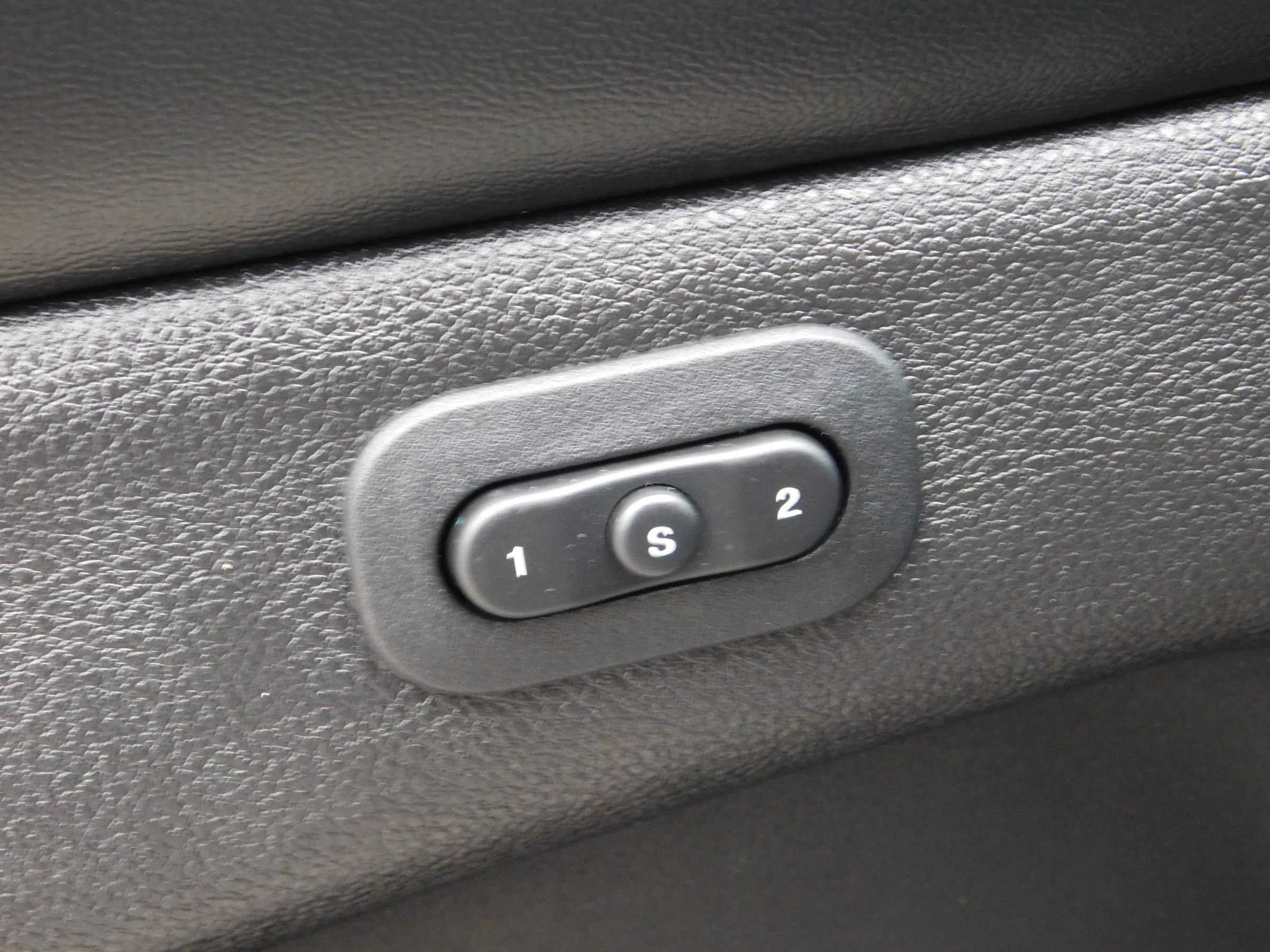 Used 2017 Dodge Durango GT w/ Premium Group AWD/4WD image 16