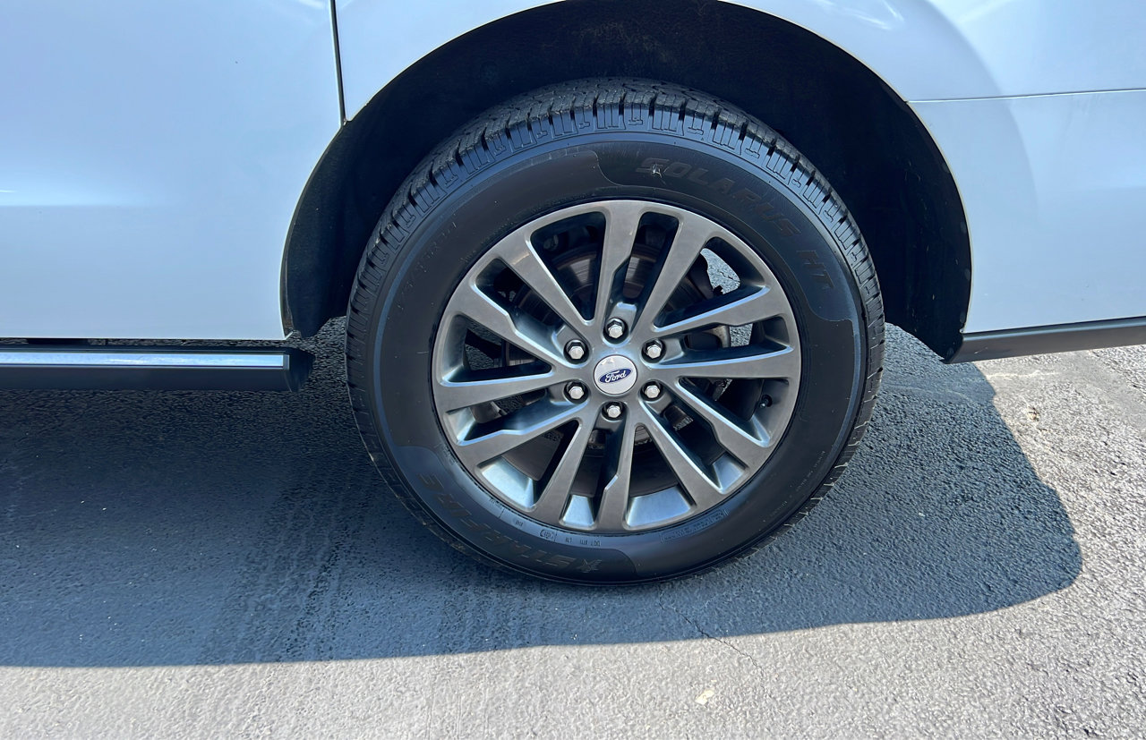 Used 2021 Ford Expedition Max Limited image 11